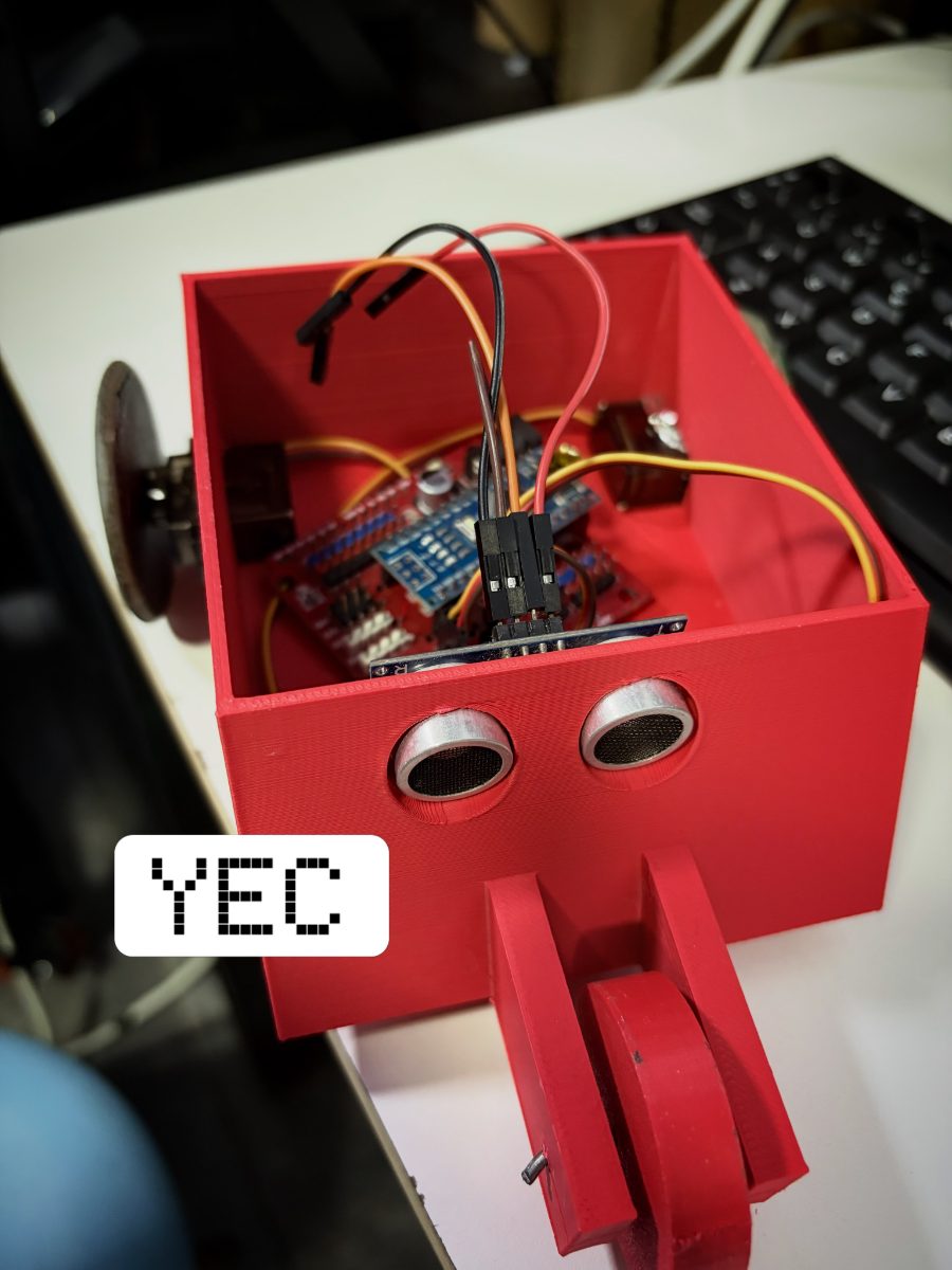 Robot con sensores de distancia
